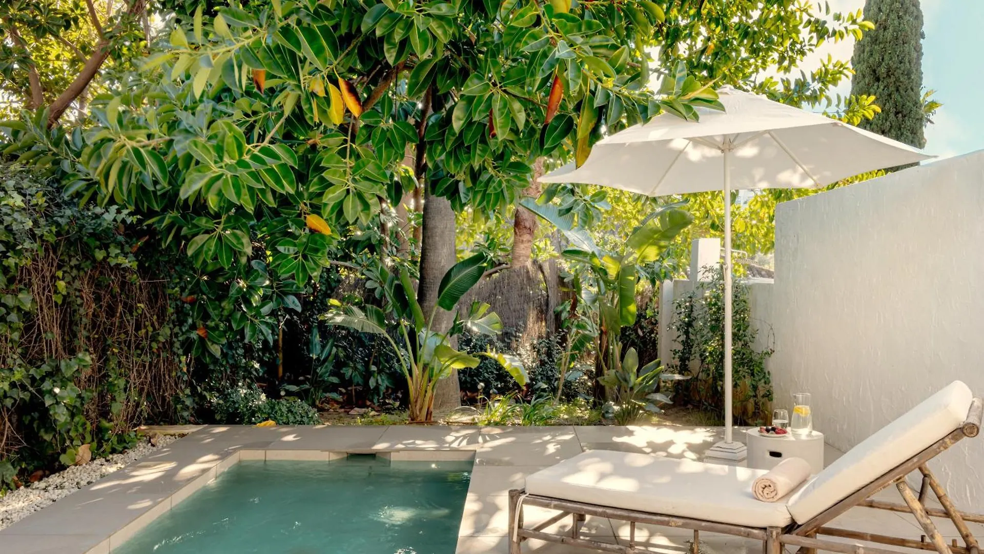 Anfitrion Villas & Suites Μαρμπέλλα 0*,