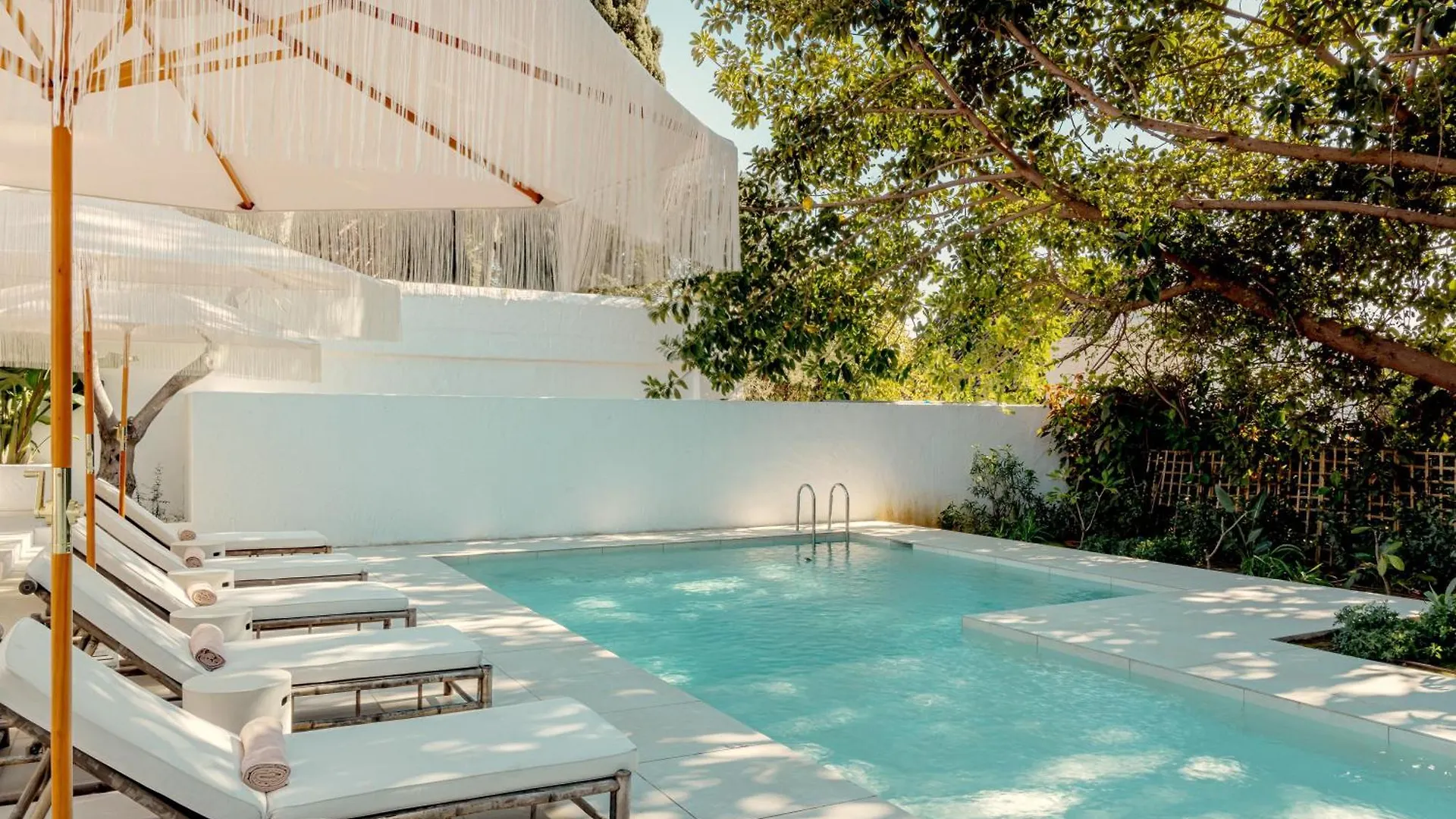 Anfitrion Villas & Suites Μαρμπέλλα