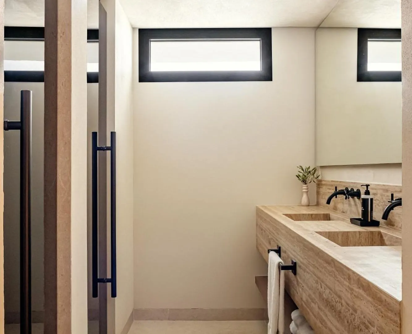 Anfitrion Villas & Suites Μαρμπέλλα